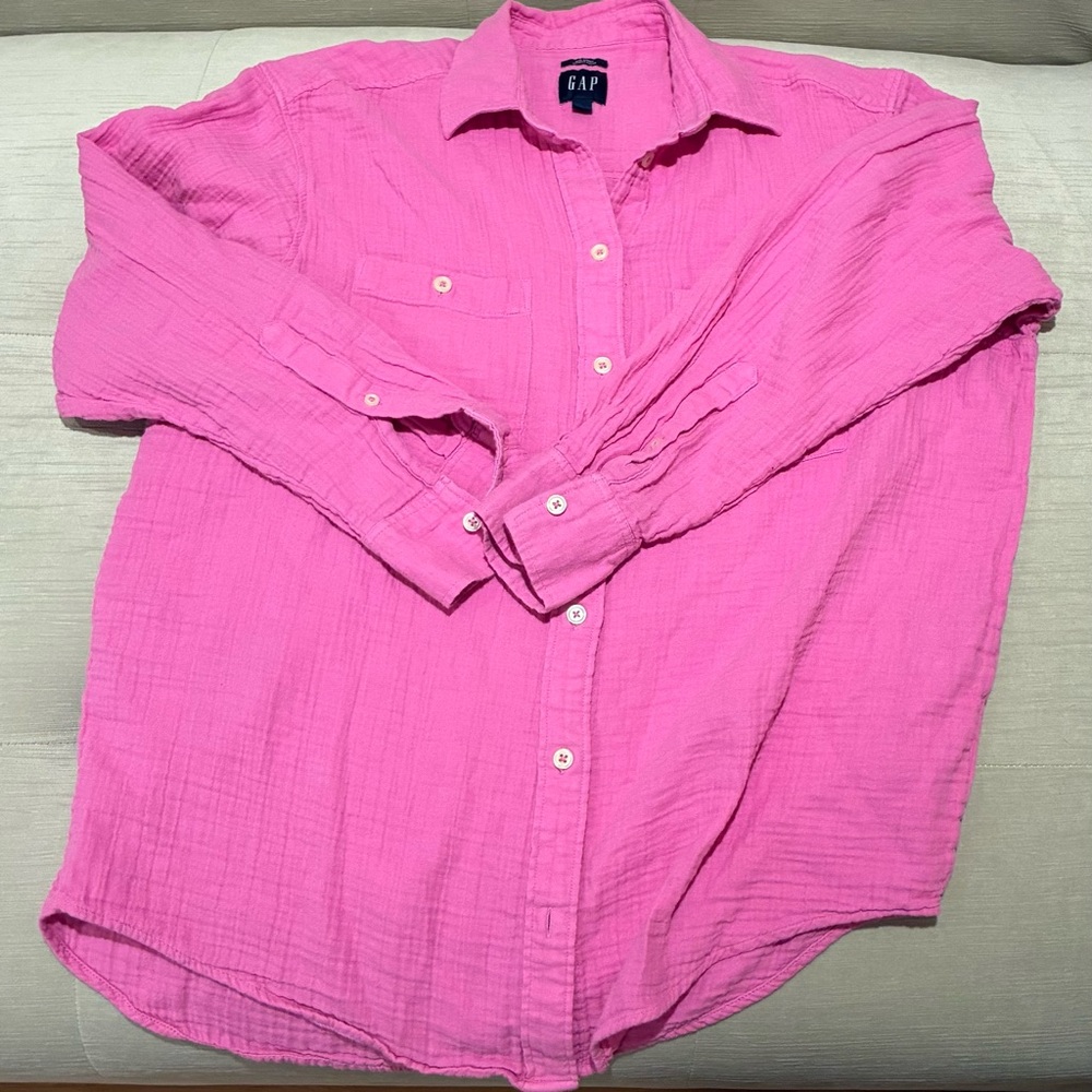 GAP Women’s Sz Small Button-Down Shirt in Bright Pink